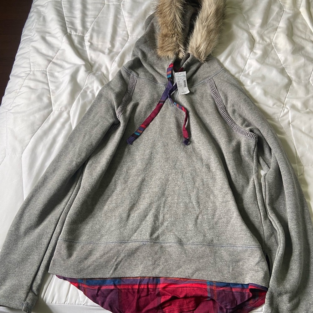 NWT Ladies faux-fur trimmed hoodie, size Large.